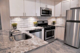 323 Parkwood Ave, Unit 323 Parkwood Ave in Columbus, OH - Building Photo - Building Photo