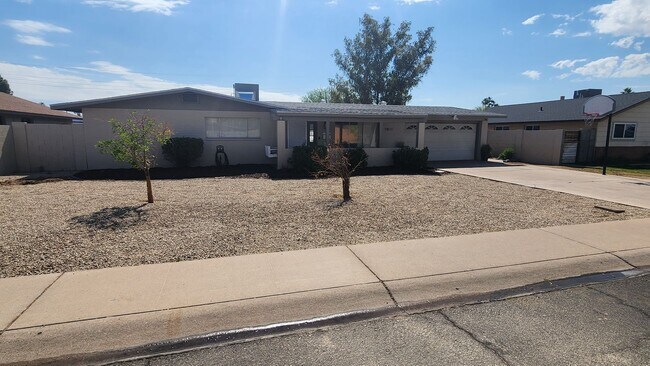 7809 N 32nd Dr in Phoenix, AZ - Building Photo - Building Photo