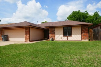 5503 NW Wilfred Dr in Lawton, OK - Building Photo - Building Photo