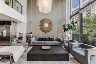 6000 Collins Ave, Unit 523 in Miami Beach, FL - Building Photo