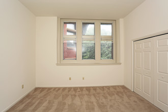 Brighton Court in Bethlehem, PA - Building Photo - Interior Photo