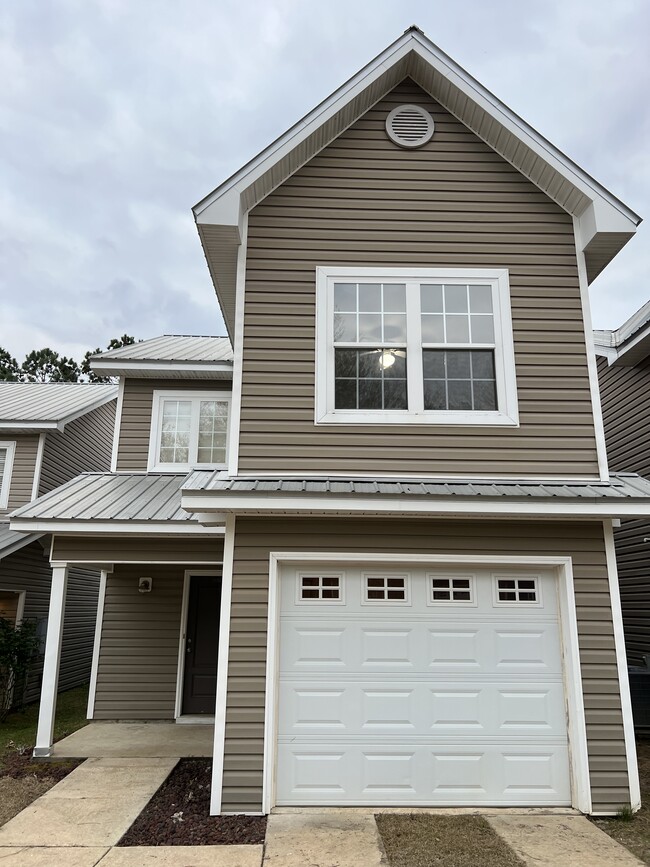 property at 140 Coral Ln