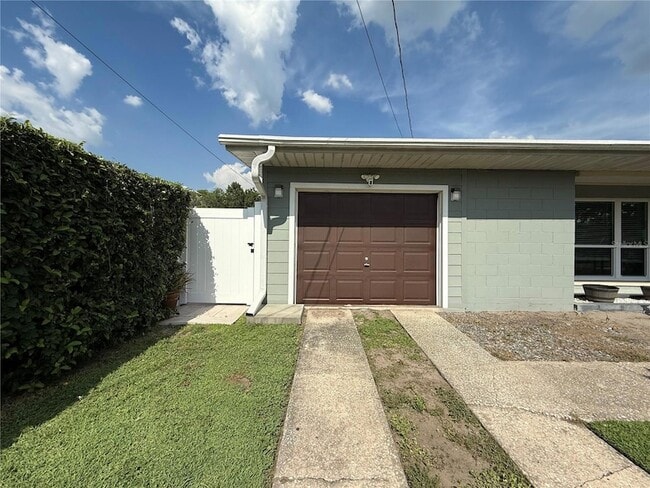 707 Engel Dr, Unit Efficiency Apt in Orlando, FL - Building Photo - Building Photo