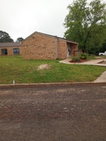 195 Moser St in Melbourne, AR - Building Photo
