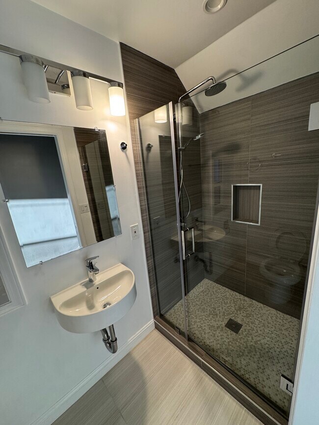 1645 Hyde St, Unit 7 in San Francisco, CA - Building Photo - Building Photo