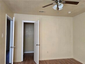 2102 Euclid St, Unit B in Gretna, LA - Building Photo - Building Photo