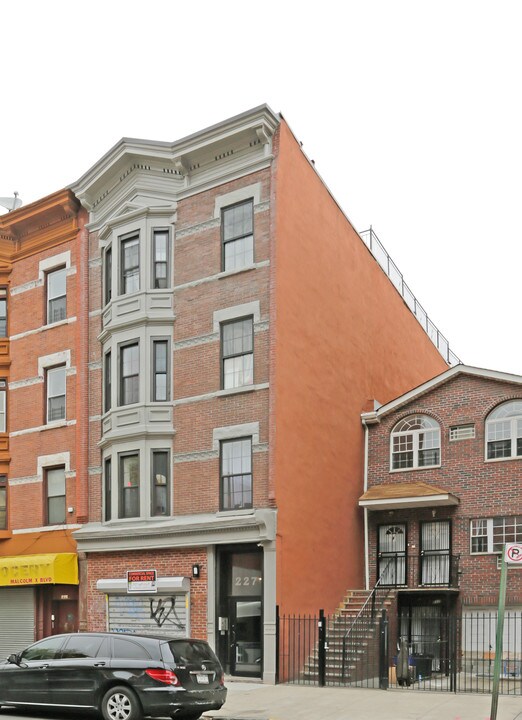 227 Malcolm X Blvd in Brooklyn, NY - Building Photo