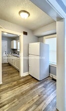 2215 E Gregory Blvd in Kansas City, MO - Building Photo - Building Photo