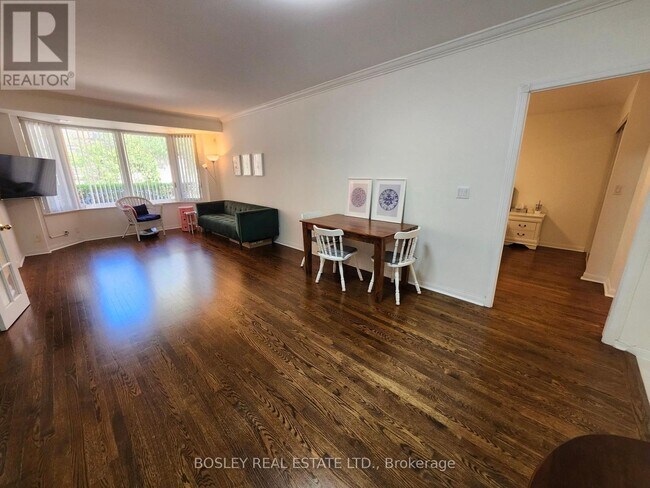 28-1128 Sommerset Way in Toronto, ON - Building Photo - Building Photo