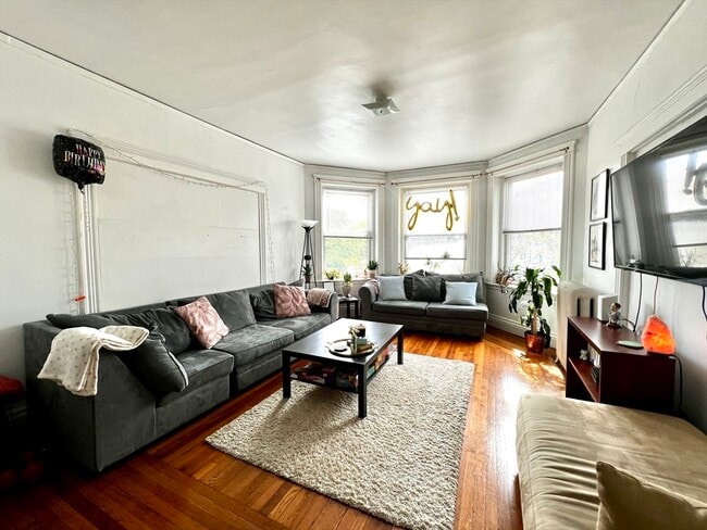 144 Coolidge St in Brookline, MA - Building Photo - Building Photo