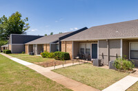 Midwest Territory in Oklahoma City, OK - Foto de edificio - Building Photo