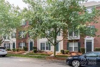 9618 Blossom Hill Dr in Huntersville, NC - Building Photo - Building Photo