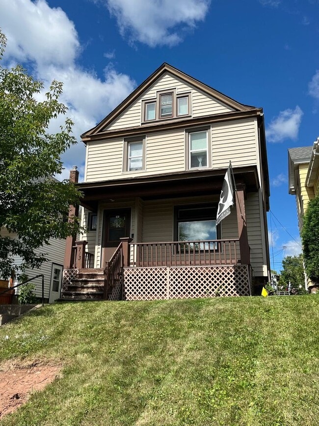 property at 713 E 7th St