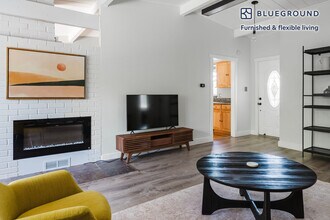 1772 Eisenhower St in San Mateo, CA - Building Photo - Building Photo