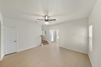 712 W Dallas St in Conroe, TX - Building Photo - Building Photo