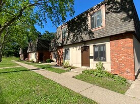 409 - 531 13th Ave Apartments in Onalaska, WI - Building Photo