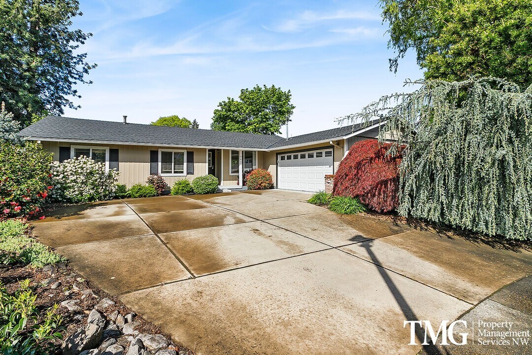 3655 NW 181st Pl in Portland, OR - Building Photo