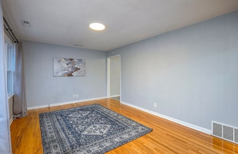 1004 E Cedar St in Olathe, KS - Building Photo - Building Photo