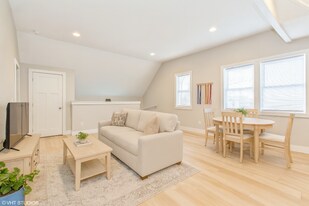 2508 Lakeshore Dr in St. Joseph, MI - Building Photo