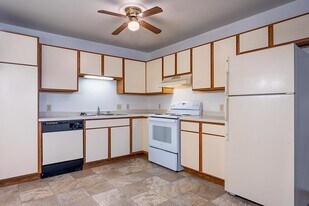 WOODSIDE VILLAGE APARTMENTS in Stevens Point, WI - Building Photo