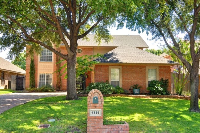 property at 6936 Allen Pl Dr