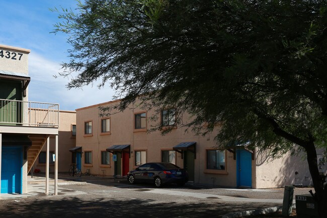 4327 E Bellevue St in Tucson, AZ - Building Photo - Building Photo