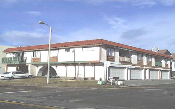 115 W Channel Islands Blvd in Oxnard, CA - Foto de edificio - Building Photo