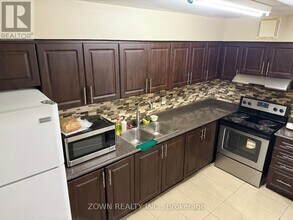 100 Echo Point in Toronto, ON - Building Photo - Building Photo