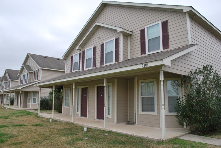 The Meadows at Prairie View in Prairie View, TX - Building Photo