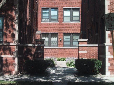 3610 W Sunnyside Ave, Unit 1 in Chicago, IL - Foto de edificio - Building Photo