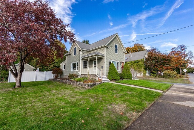 18 Highland Ave in Mansfield, MA - Building Photo - Building Photo