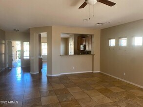 5219 W Desert Hollow Dr in Phoenix, AZ - Building Photo - Building Photo