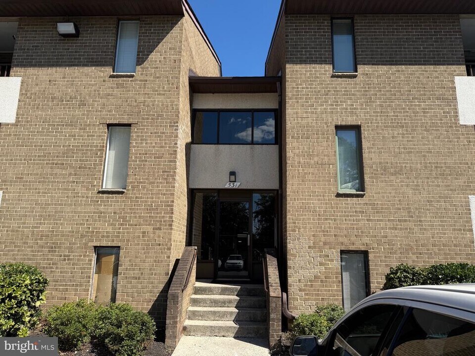 531 Florida Ave in Herndon, VA - Building Photo