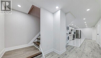 951 Essa Crescent in Pickering, ON - Building Photo - Building Photo