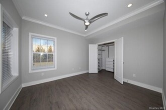 262 Indian Head Rd in Kings Park, NY - Building Photo - Building Photo