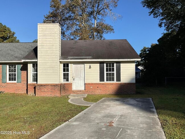 property at 1526 Tramway Ct