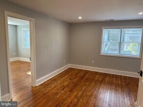 47 W Central Ave-Unit -B in Paoli, PA - Foto de edificio - Building Photo