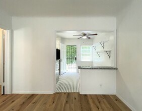 14443-14445 1/4 Dickens St in Sherman Oaks, CA - Building Photo - Interior Photo