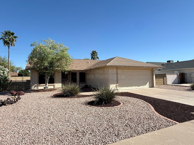 4536 E Cheyenne Dr in Phoenix, AZ - Building Photo - Building Photo