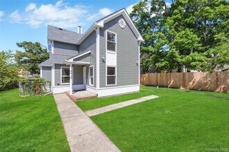 177 Waverly Ave in Patchogue, NY - Building Photo - Building Photo