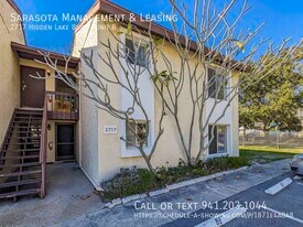 2717 Hidden Lake Blvd in Sarasota, FL - Building Photo
