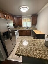 133 E Winchester Rd, Unit A in Libertyville, IL - Building Photo - Building Photo