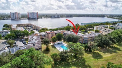 1301 NE 191st St in Miami, FL - Building Photo - Building Photo