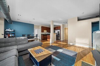 1001 W 15th St in Chicago, IL - Building Photo - Building Photo