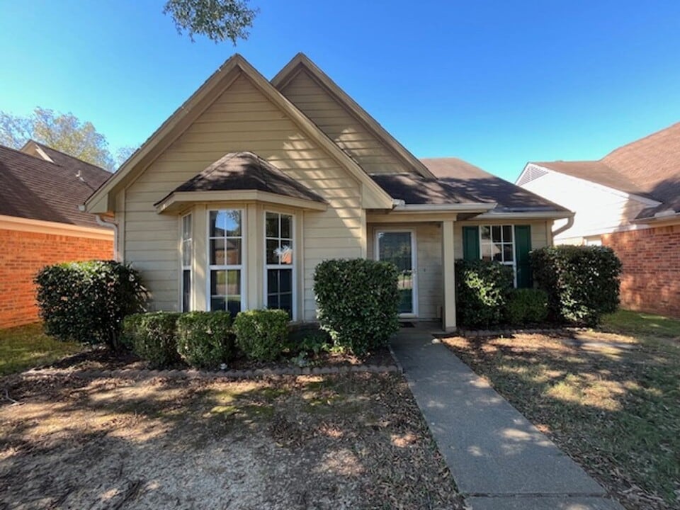 5455 Remington Cove in Southaven, MS - Building Photo