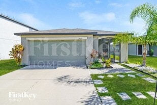 4235 Unbridled Song Dr in Sun City Center, FL - Building Photo