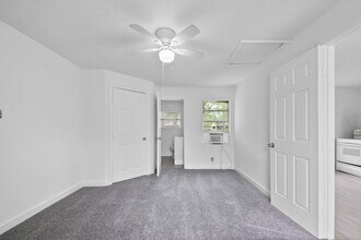 806 E Emily Ave in Wharton, TX - Building Photo - Building Photo