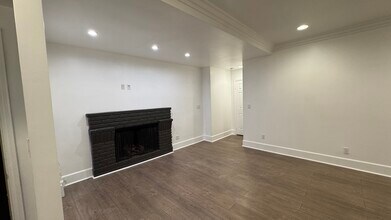 16900 Marlin Pl in Van Nuys, CA - Foto de edificio - Building Photo