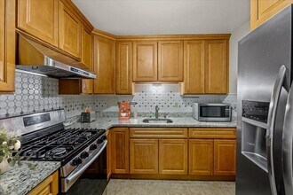 10 Juniper St, Unit 35 in Brookline, MA - Building Photo - Building Photo