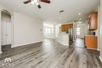 4592 Sandhurst St in Kissimmee, FL - Foto de edificio - Building Photo